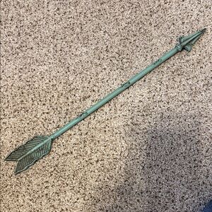 Decorative Green Arrow Wall Art